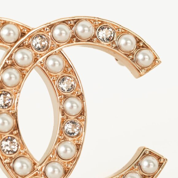 Chanel Gold-Toned Pearl & Crystal Studded CC Brooch - Picture 2 of 6